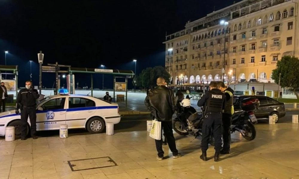 Τοπικά lockdown και σαρωτικοί έλεγχοι για να περιοριστεί η διασπορά